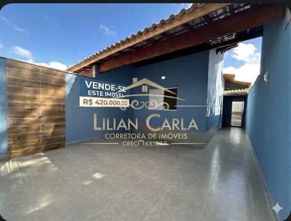 Casa à venda em Mongaguá com 2 dorm, 1 suíte e PISCINA por R$ 420 mil!