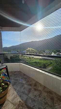 Apartamento à venda em Praia Grande com 2 dorm, 1 suíte e varanda por R$ 370 mil