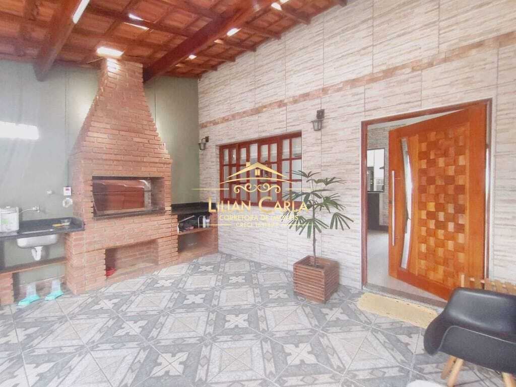 Linda Casa à venda em Mongagua mobiliada com 2 quartos 1 suite e portao eletrico por R$ 310 mil