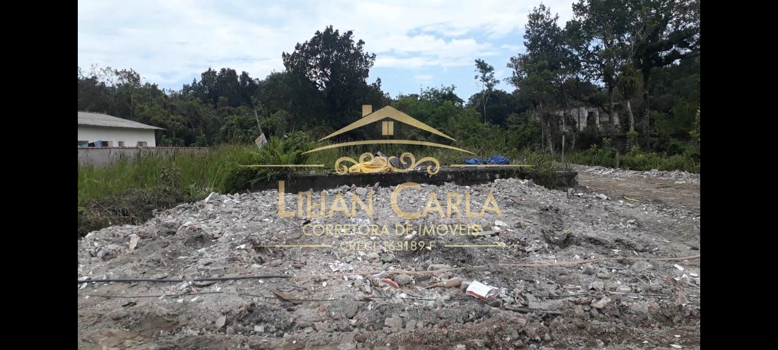 Terreno à venda na Praia de Mongaguá com por R$ 150 mil