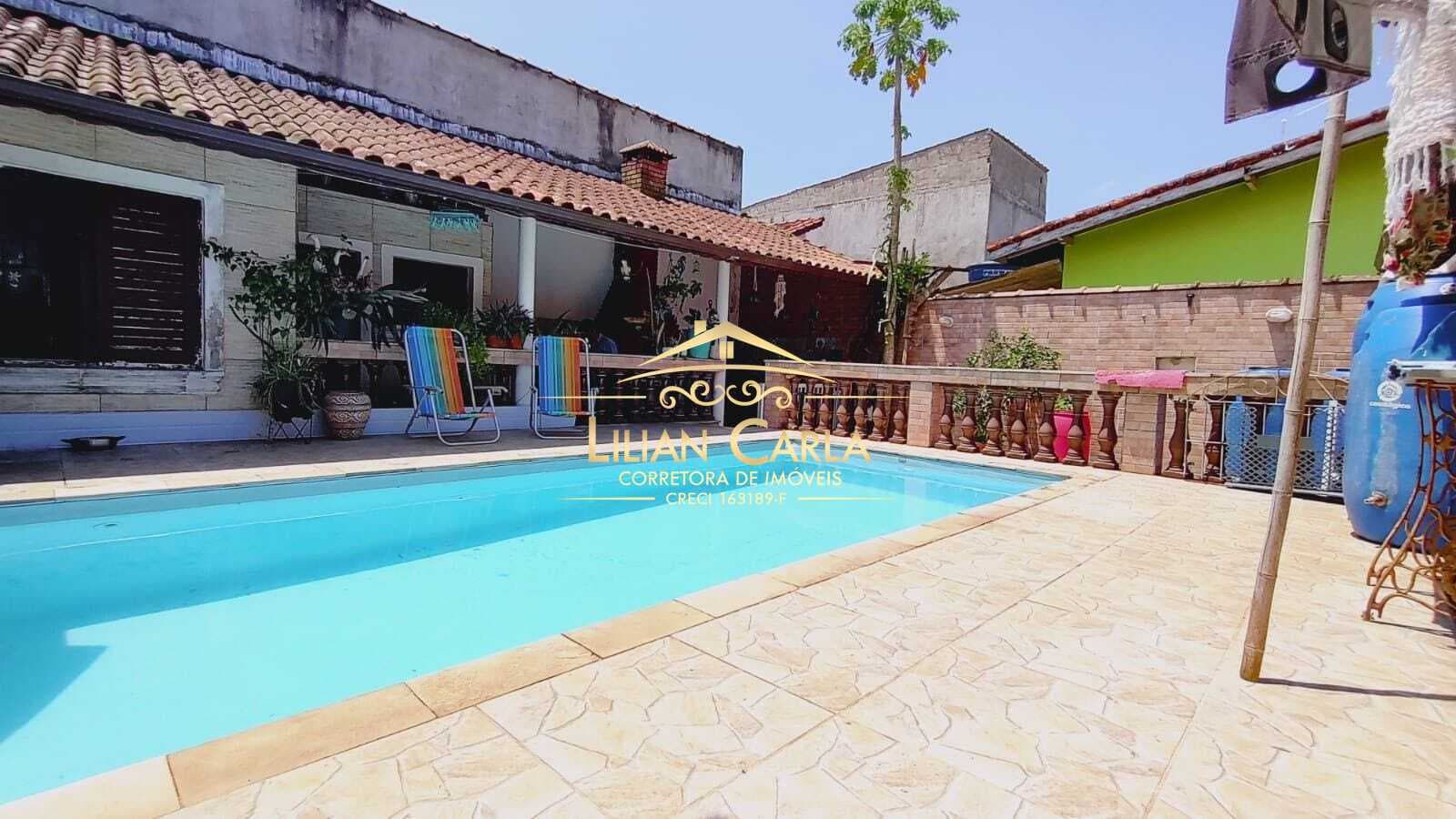 Casa à venda em Mongagua com 3 dorm, 2 wc, PISCINA 3 vagas de garagem por R$ 650 mil!
