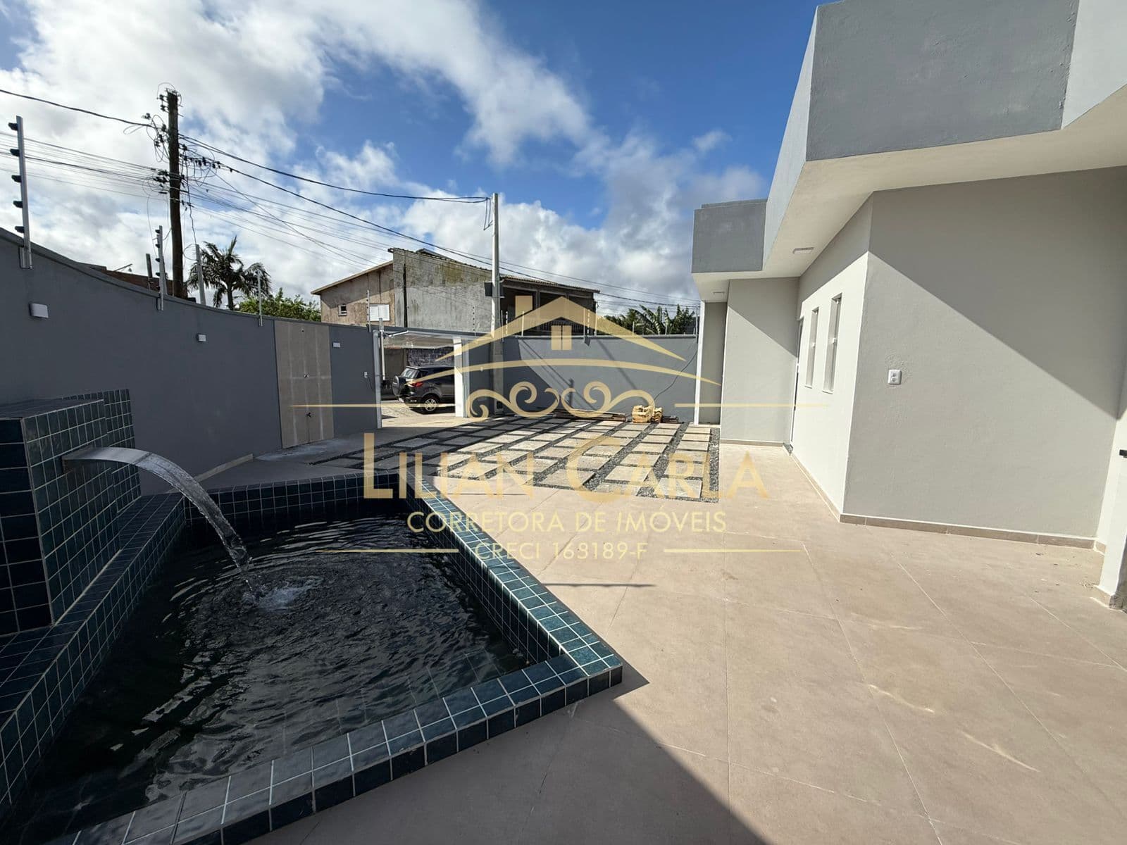 Casa à venda na Praia de Itanhaém com Piscina, àrea de lazer e Alexa por R$ 350 mil!