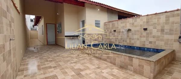 Casa à venda na Praia de Itanhaém com 2 dorm, 1 suíte e PISCINA por R$ 350 mil