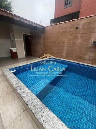 Casa à venda em Mongaguá com 3 dorm, 1 suíte e PISCINA por apenas R$ 449 mil