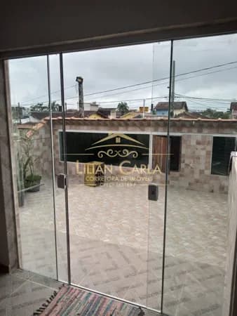 Amplo Sobrado à venda na Praia de Mongaguá com 4 dorm, 1 suíte por R$ 380 mil!!