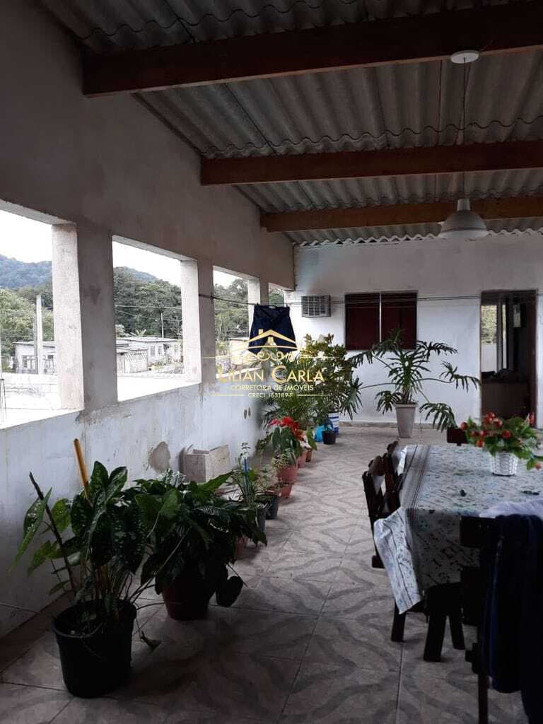 Casa à venda em Mongaguá com 3 dorm, 2 suíte por apenas R$ 300 mil