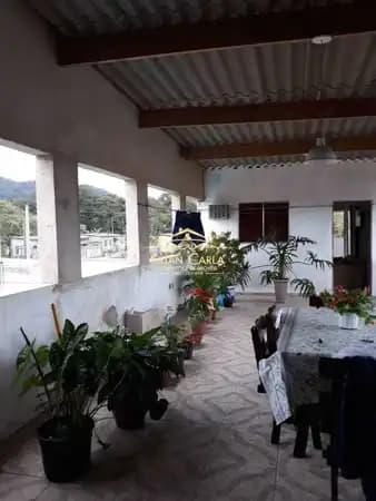Casa à venda em Mongaguá com 3 dorm, 2 suíte por apenas R$ 300 mil