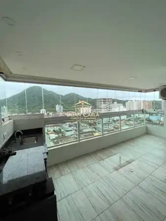 Apartamento à venda em Praia Grande, Canto do Forte com 2 dorm, 1 suite, 2 vagas, sacada gourmet por apenas R$ 730 mil!