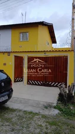 Sobrado à venda em Mongagua com 2 dorm, 2 wc, salao de jogos e varanda por APENAS R$ 290 mil!!