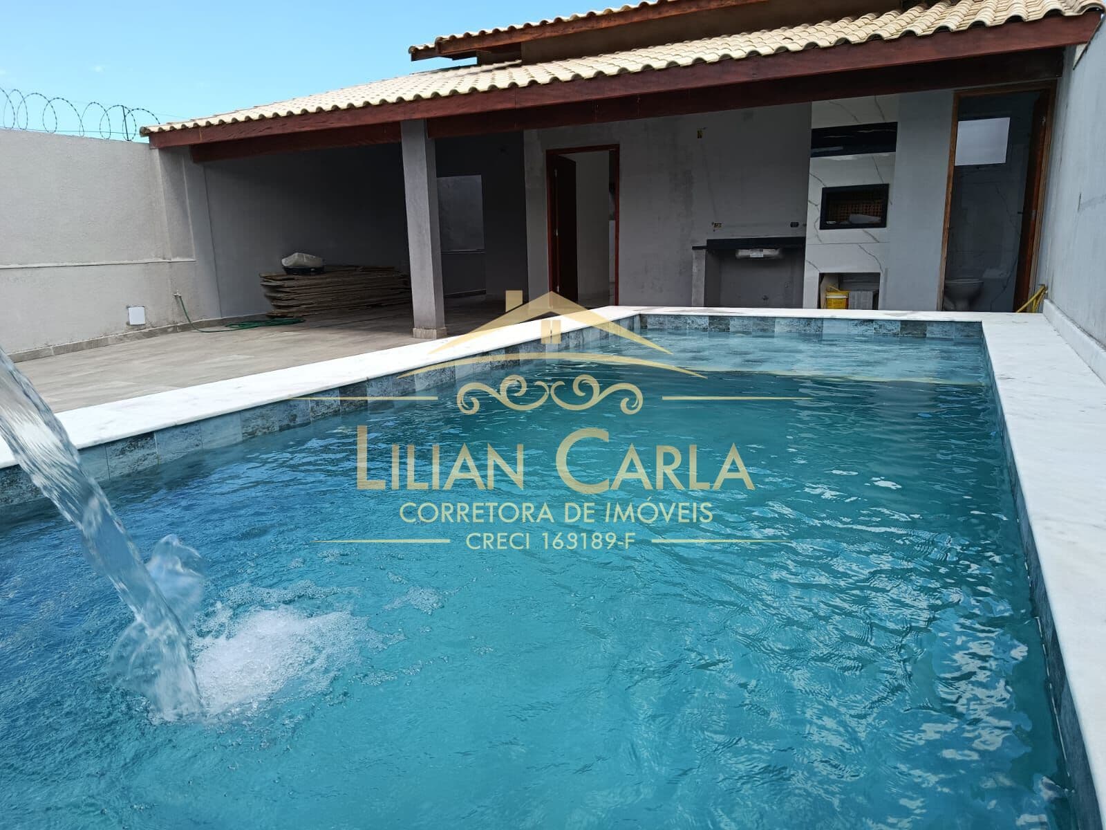 Casa à venda em Itanhaém com 3 dorm, 2 suítes e PISCINA por R$ 750 mil