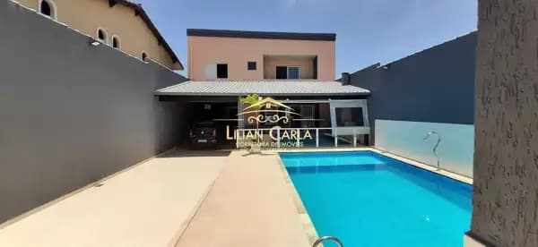 Casa à venda na Praia de Itanhaém com 5 dorm, 2 Suíte com Piscina por R$ 880 mil