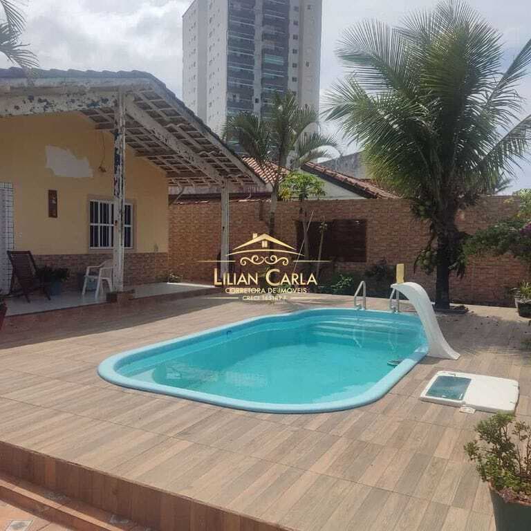 Casa à venda em Mongaguá com VISTA MAR, 4 dorm e PISCINA por R$ 750 mil