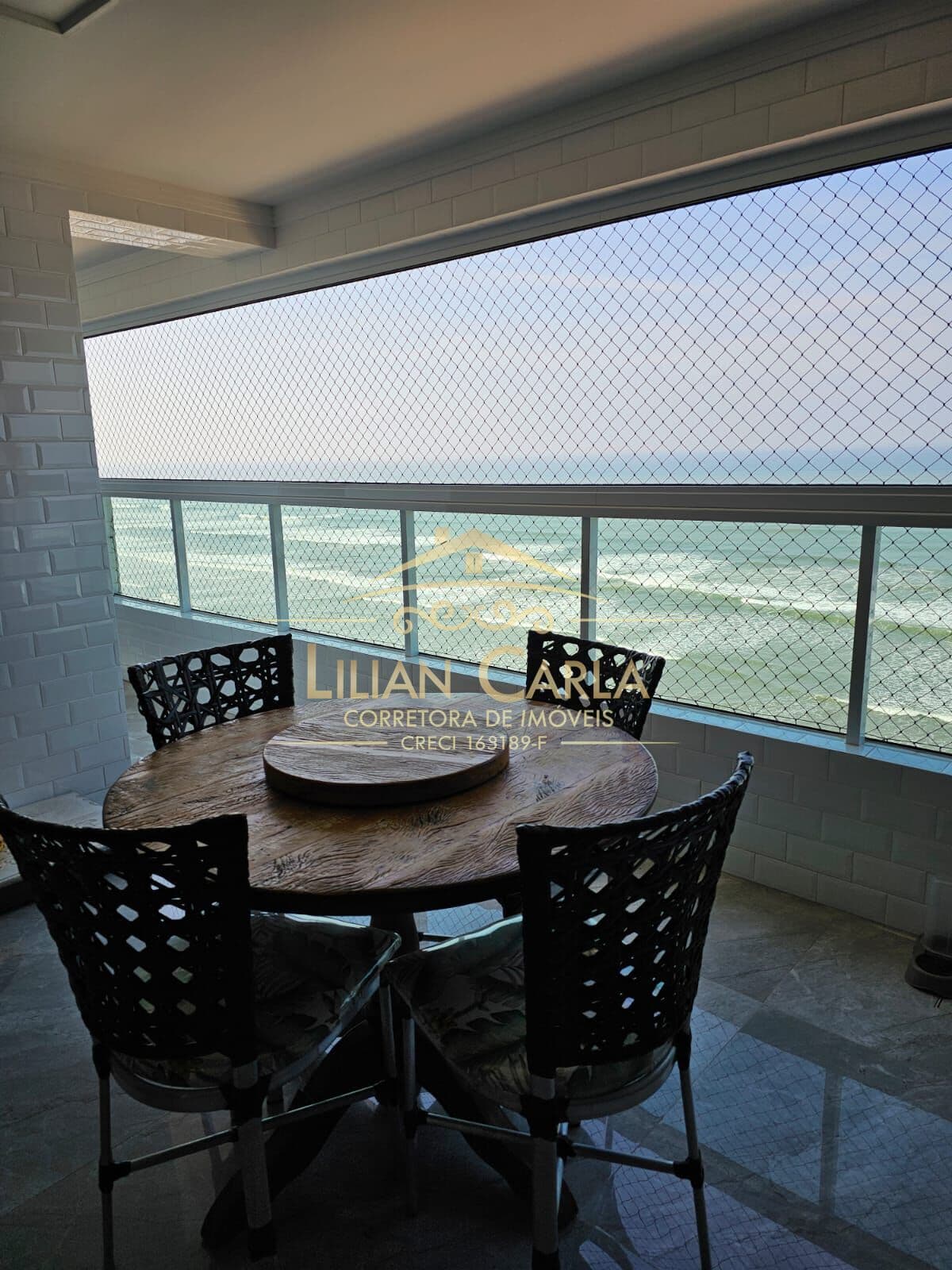 Apartamento Alto Padrão à venda em Mongaguá com 3 dorm, 1 suíte, sacada de frente para o mar por R$ 1.200.000,00