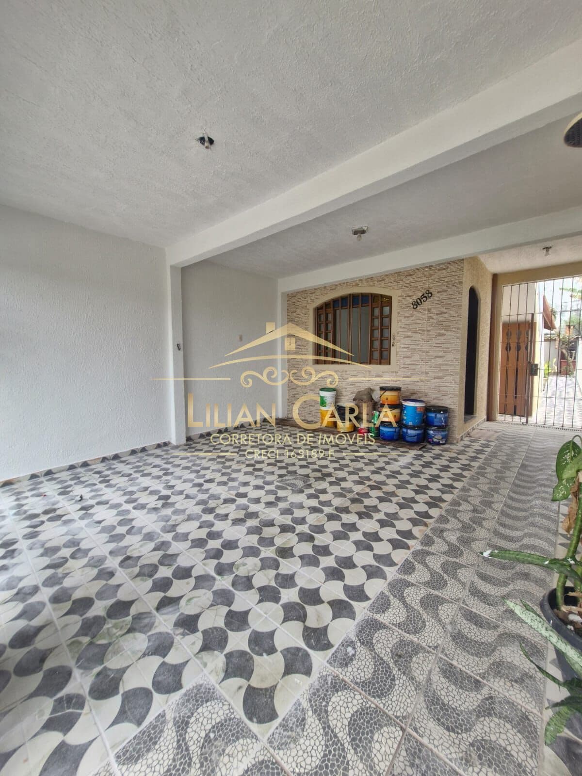 Casa à venda em Mongaguá lado praia com 2 dorm e um belo terraço por R$ 330 mil