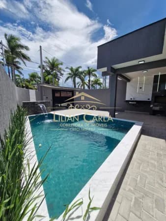 Casa à venda em Itanhaém com 2 dorm, 1 suíte e PISCINA por R$ 489 mil