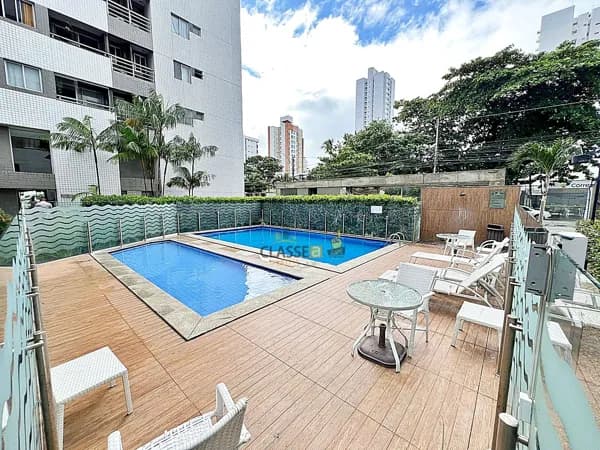 Apartamento com Vista Mar Andar alto em Candeias na Avenida