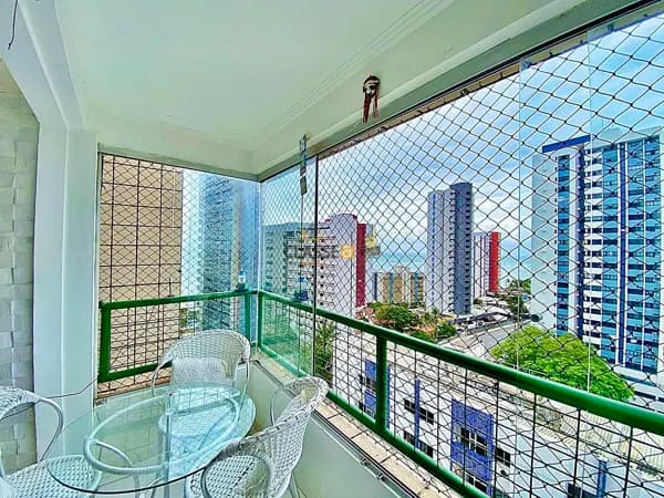Apartamento 3 Quartos Reformado com Vista Mar em Candeias