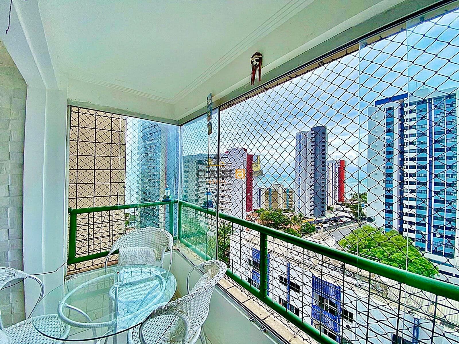 Apartamento 3 Quartos Reformado com Vista Mar em Candeias
