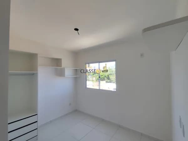 Apartamento 2 Quartos com armários no Parque Candeias