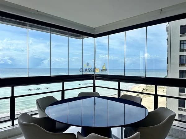 Beira Mar 1 por andar com 3 suítes e Closet em Candeias