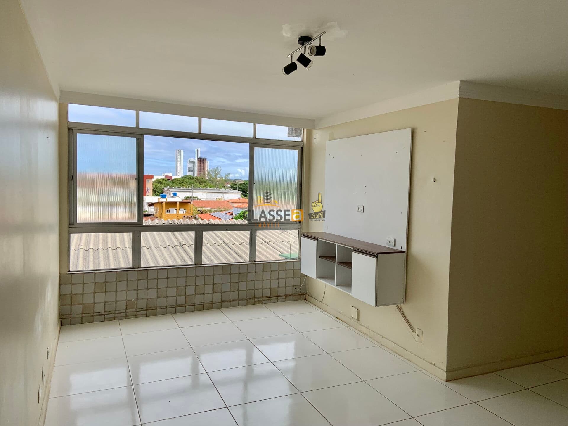 Apartamento 3 Quartos Grande e Reformado em Candeias | Demoseli