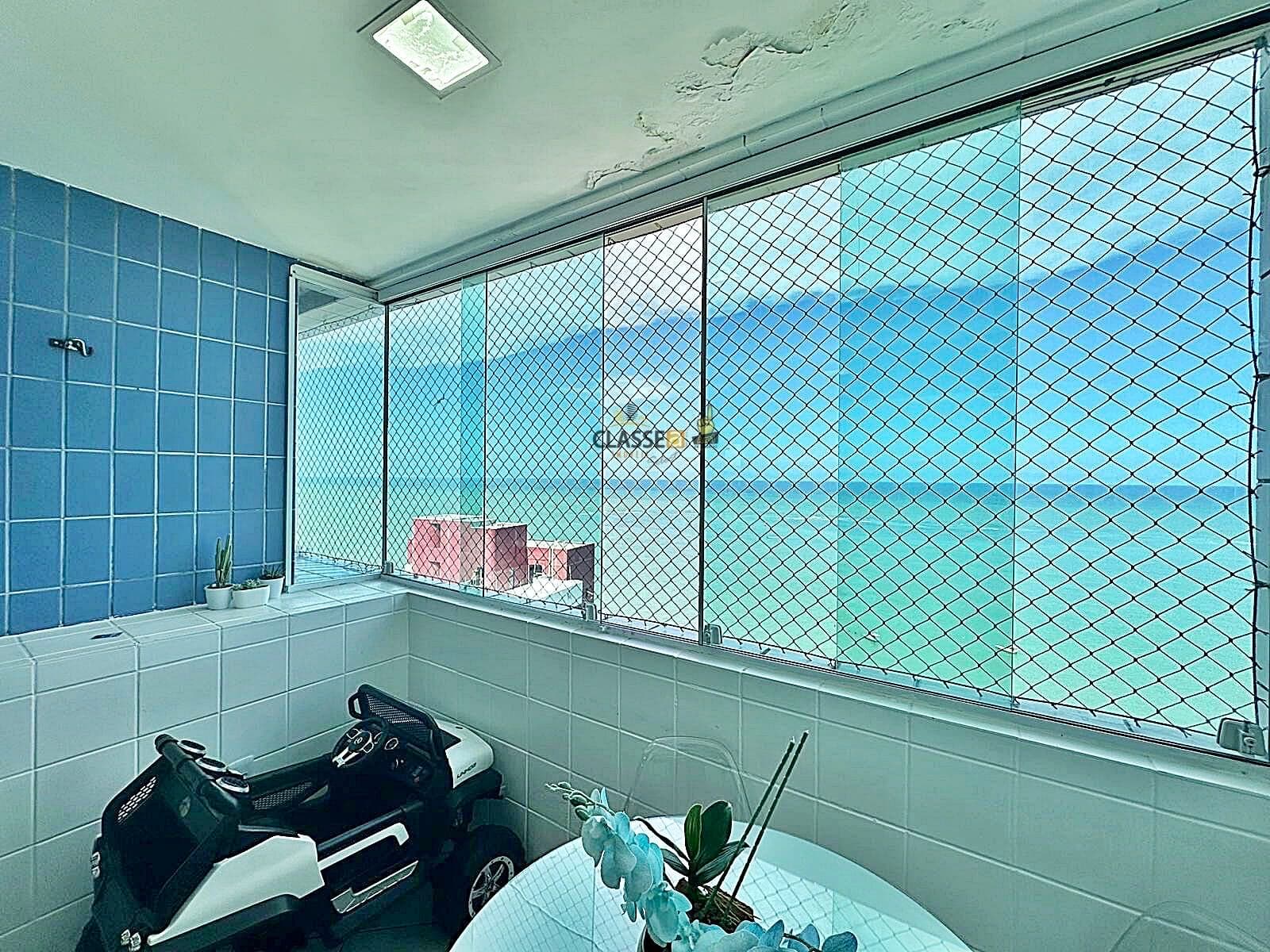 Apartamento com Vista Mar 3 Quartos Andar Alto em Candeias