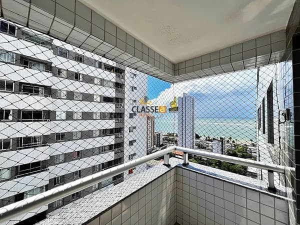 Apartamento com Vista Mar Andar alto em Candeias | Rita e Anita