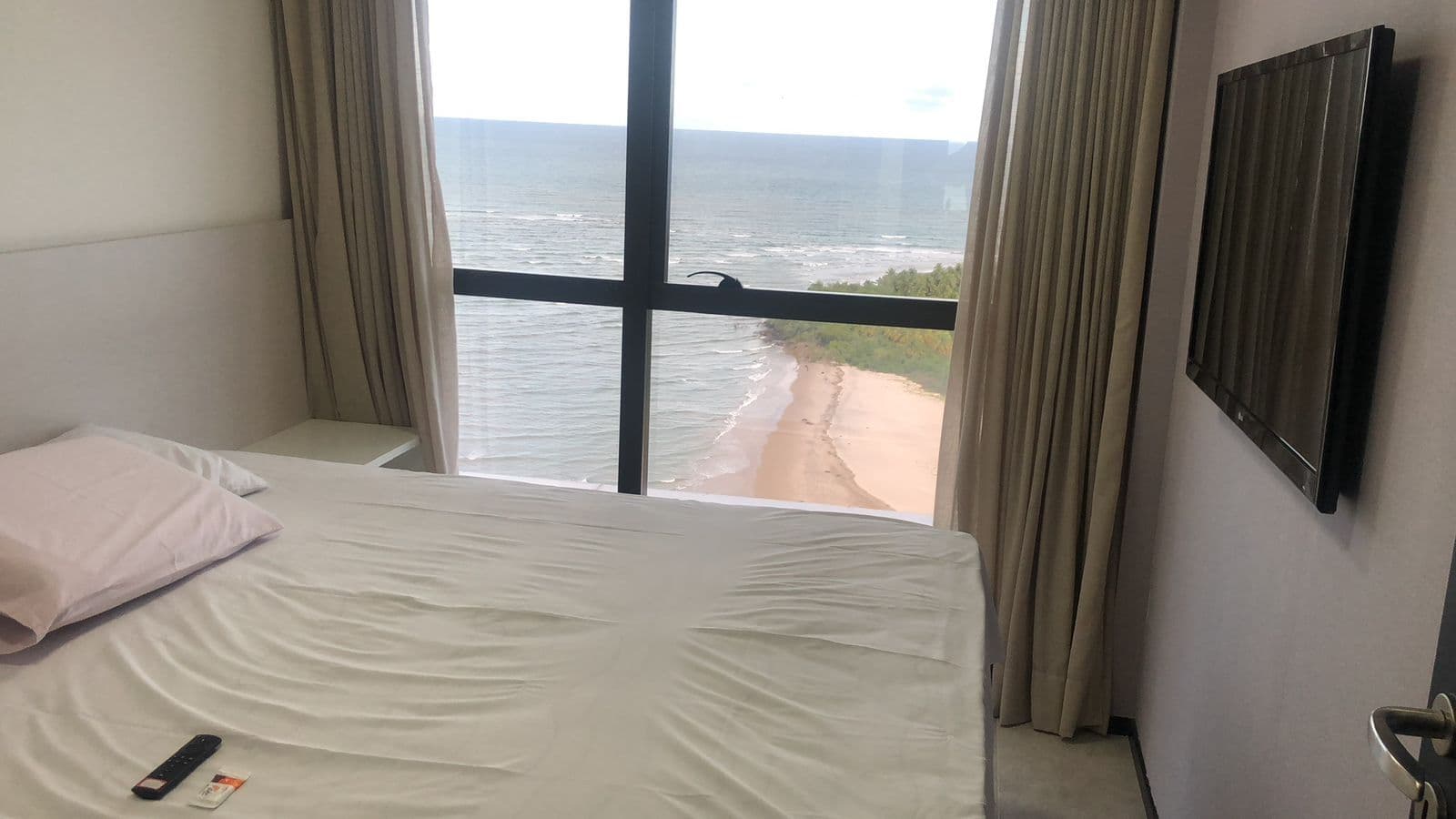 Apartamento Beira Mar 1 quarto Andar Alto em Barra