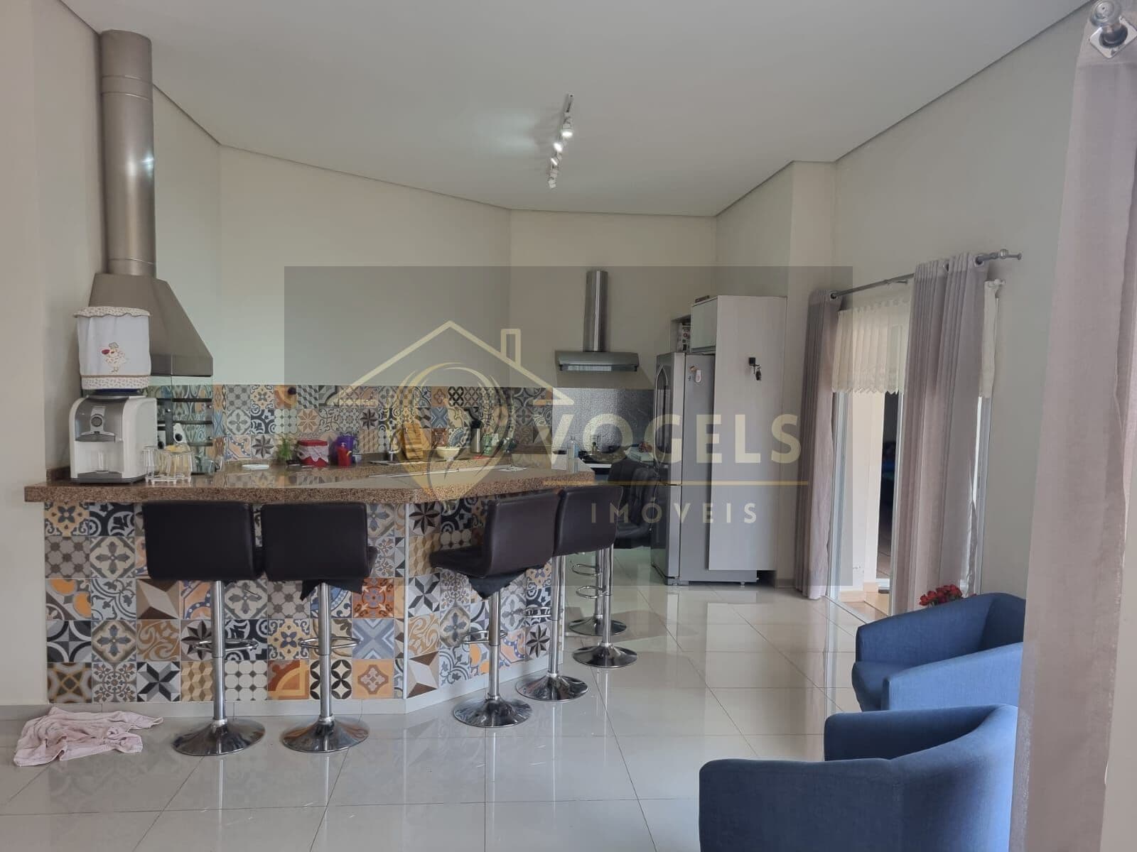 Casa com 4 dormitórios e salas comerciais à venda em Holambra/SP
