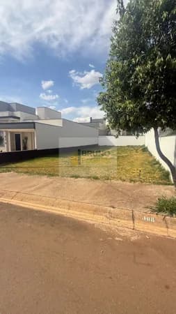 Terreno 250m² em Condomínio