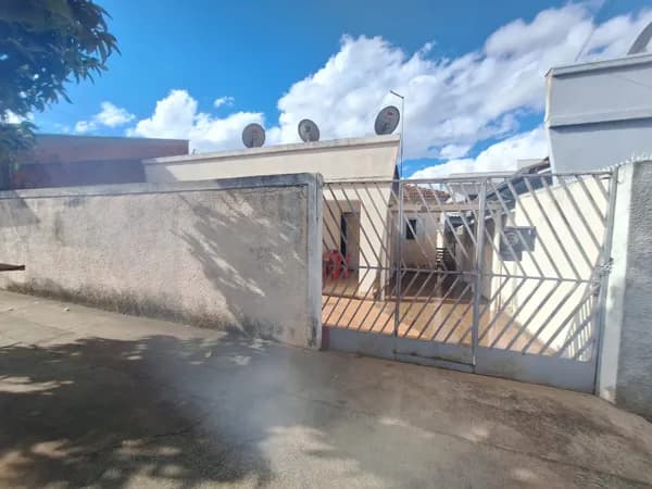 Casa em Garça - Centro