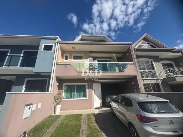 Lindo Triplex para quem Busca Conforto e Segurança em condomínio fechado.
