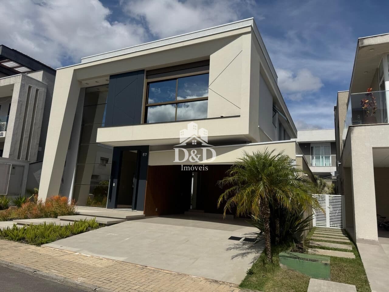 Casa Alto Padrão Condomínio Harmony Village (Rua Brasilio Jose Betezek, 105 – São Braz - Curitiba)