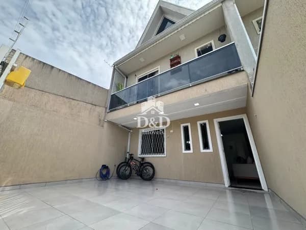 Casa Sobrado de frente para rua