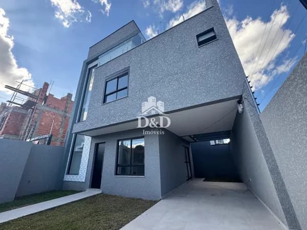 Sobrado com terraço Bairro Uberaba Pronto para Morar