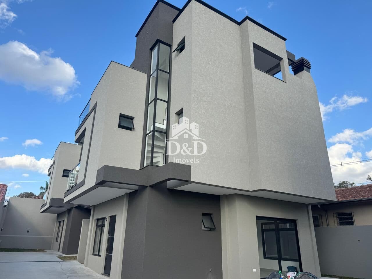 Casa Triplex Com Terraço e Churrasqueira