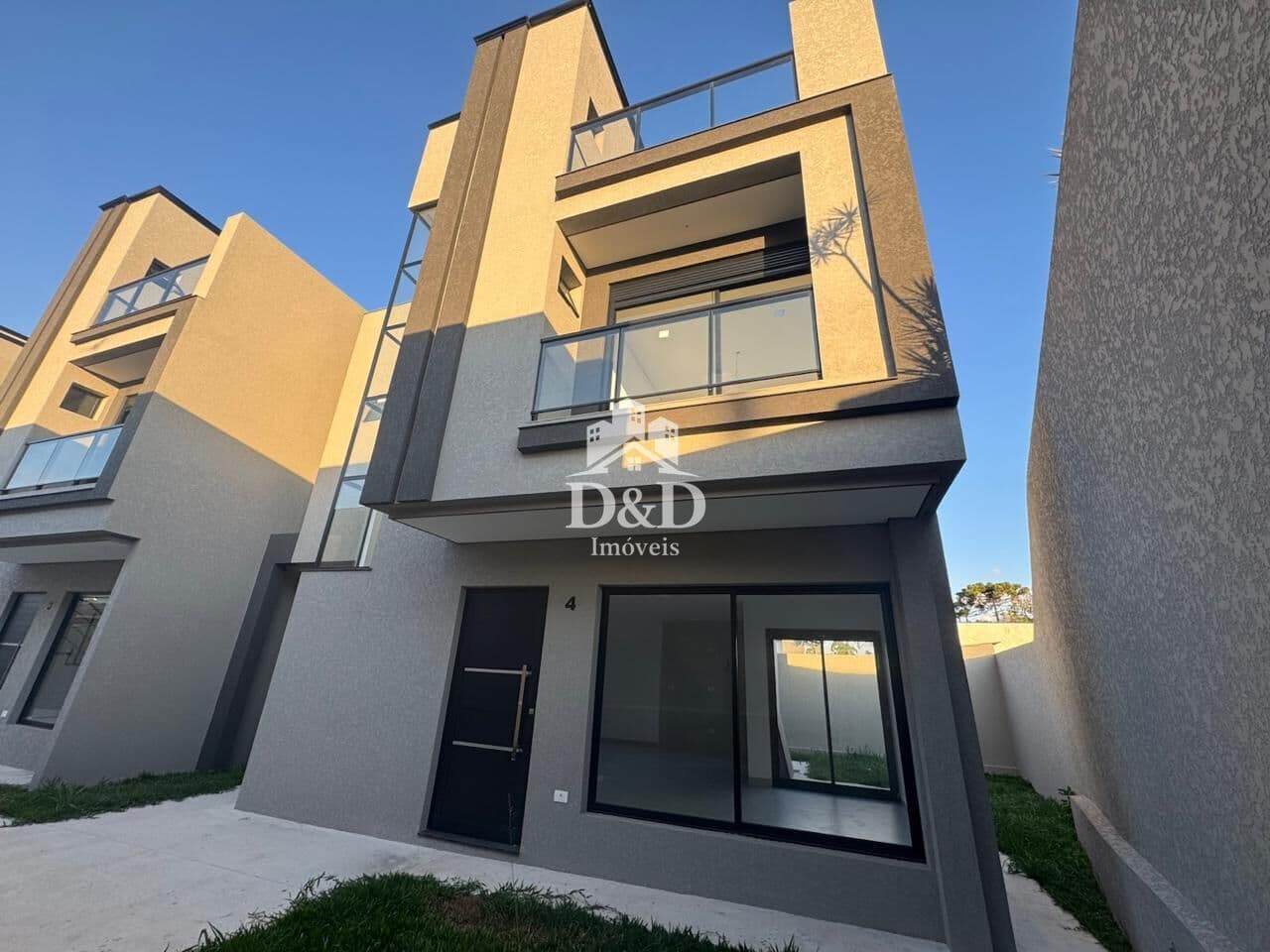 Casa Triplex Com Churrasqueira no Terraço
