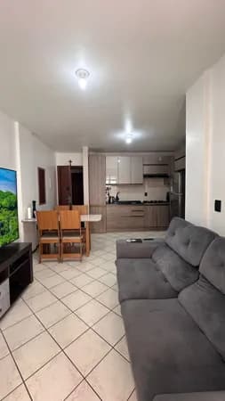 Apartamento no centrinho do bairro dos Ingleses