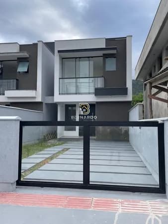 Sobrado em São José - Forquilhas