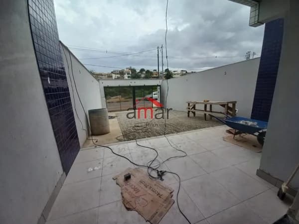 Casa à venda no bairro Vale das Orquídeas em Contagem/MG