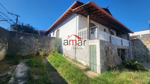 Casa à venda no bairro Vila Pérola em Contagem/MG
