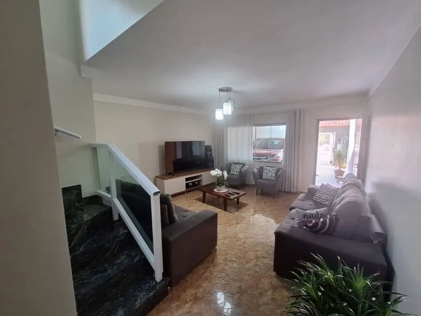 Sobrado mobiliado com 4 dormitórios (1 suíte) - 160 m² na Penha