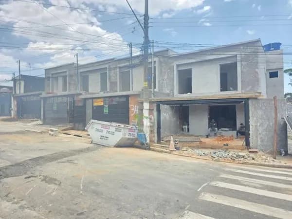 Sobrados frontais novos