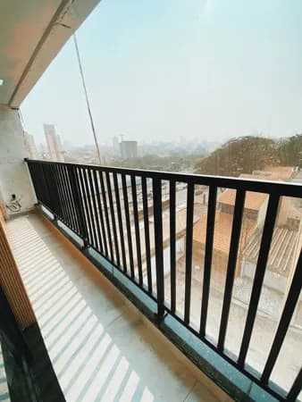 Apartamento compacto com sacada ao lado do metrô Penha!