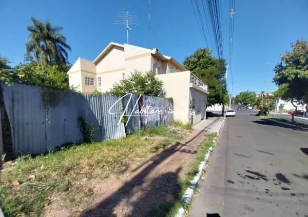 Terreno de 448 m² no Centro de Alegrete: Oportunidade Única para Investidores e Construtores
