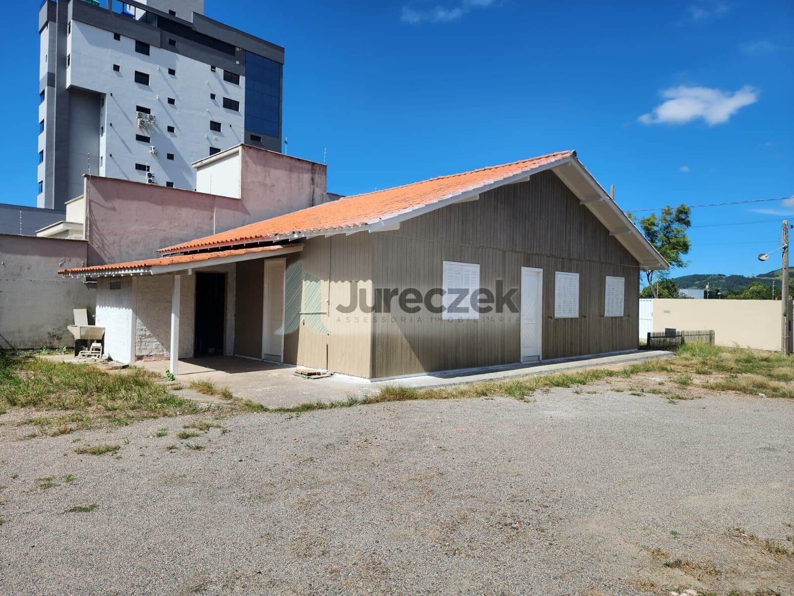 Casa Mista para locação - 3 dormitorios, 114m² terreno com mais de 750m²