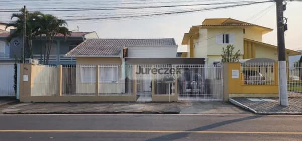 Casa com 4 dormitórios, 174m² terreno com 368m² - Santo Antônio de Pádua. Tubarão/SC