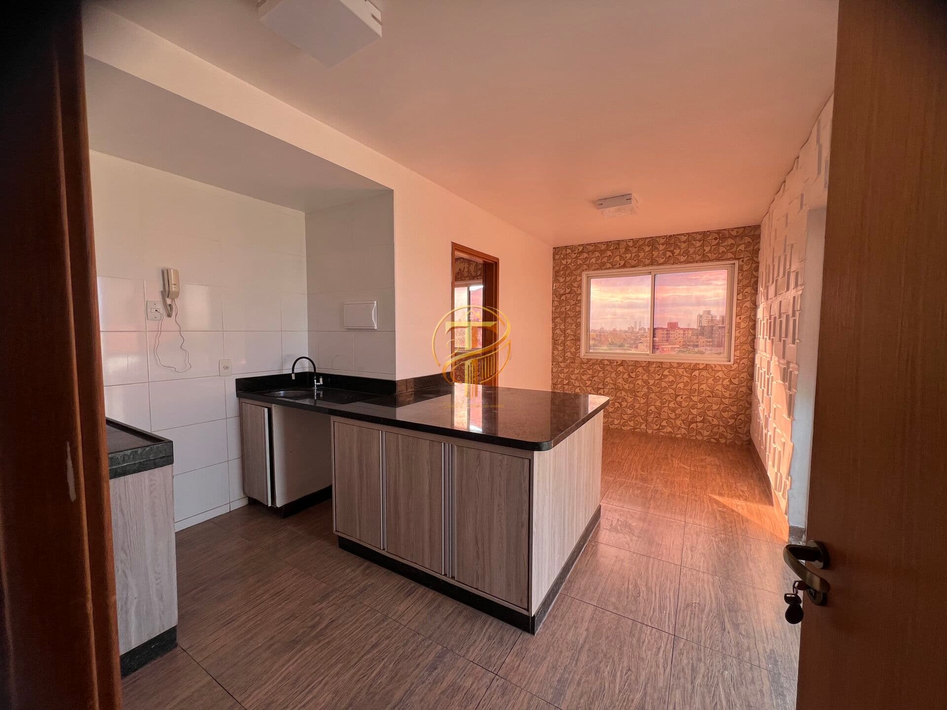 1 Quarto Suíte, Varanda, Lazer, Desocupado, QR 320 Samambaia, Aceita Financiamento