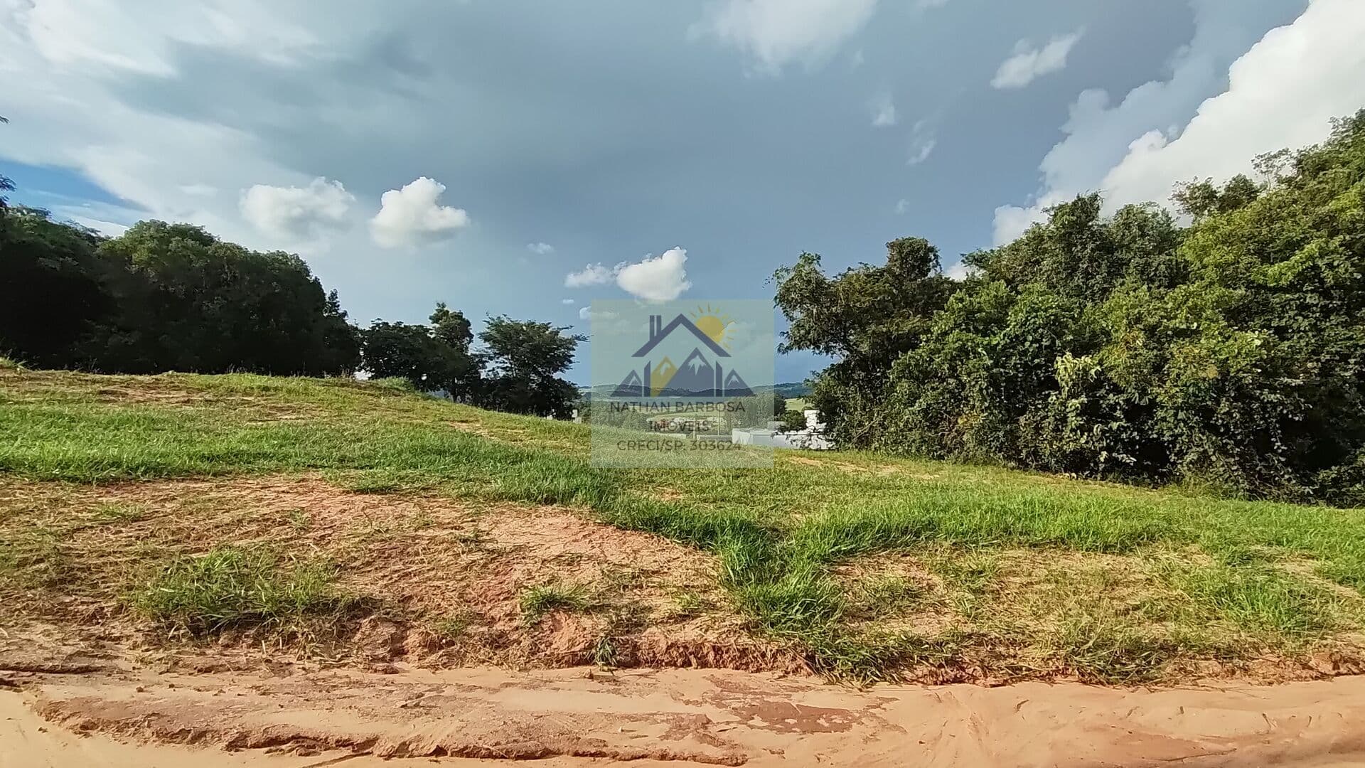 Terreno à Venda no Ninho Verde 2 – 420m² | Pronto para Construir | Próximo ao Lago