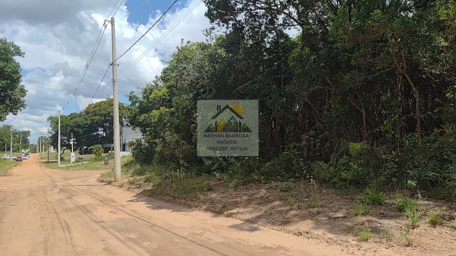Terreno de esquina à venda no Ninho Verde 2 – 434m² com vegetação e excelente localização